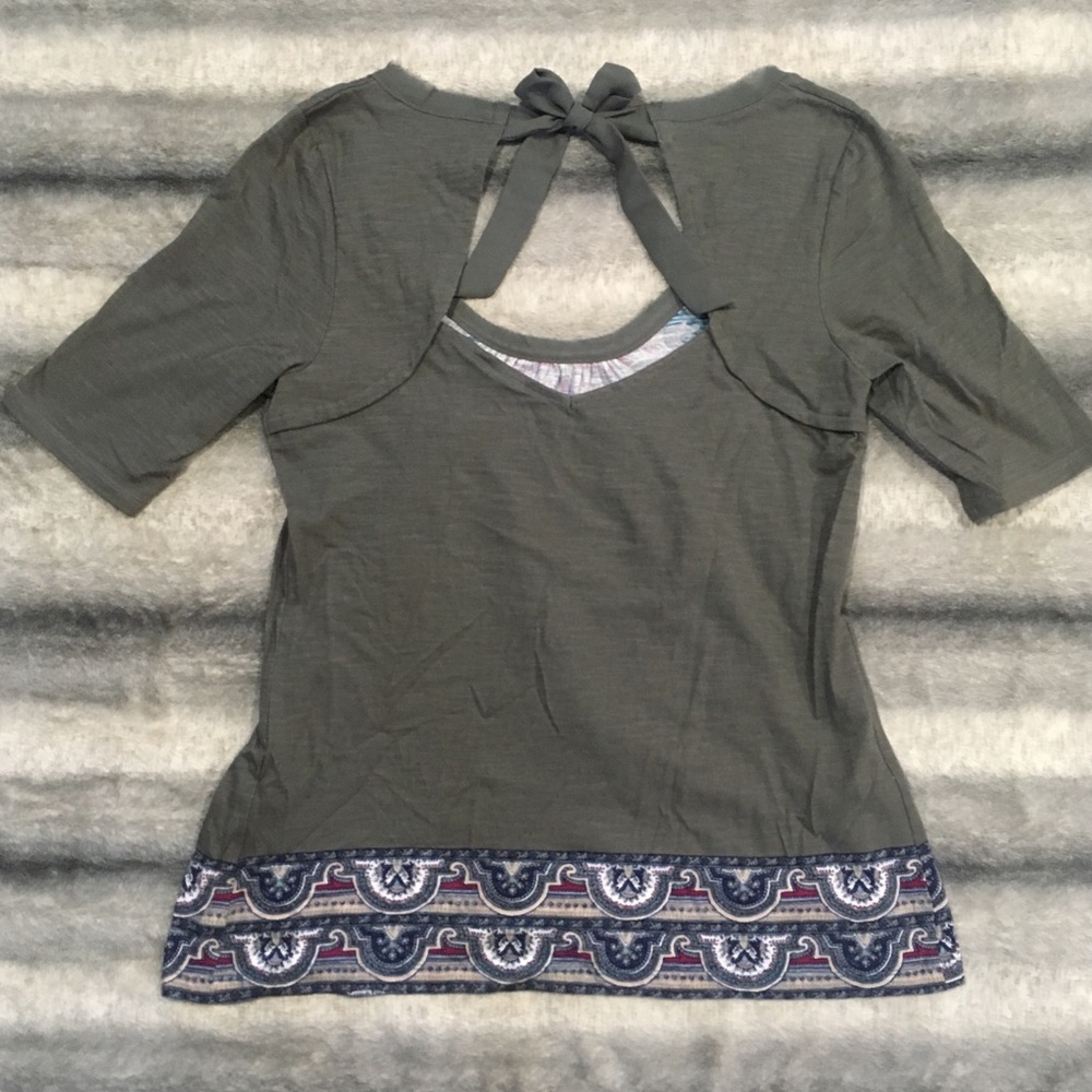 Anthropologie Akemi + Kin Gray Bowknot Tee - Picture 6 of 7